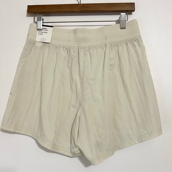 NWT CALIA Midrise Pintuck 4" Short in Sage Dune | S - Picture 5 of 5